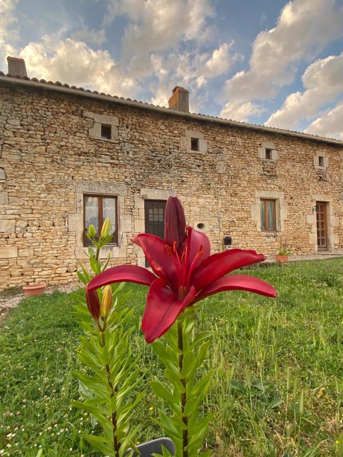 Le Papillon Villa Savigne Dış mekan fotoğraf